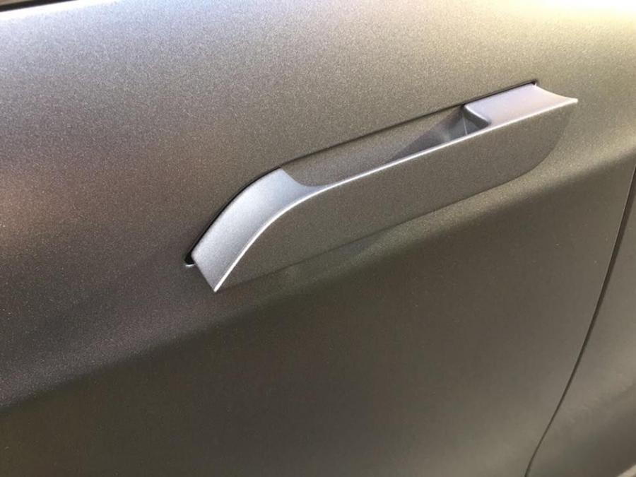 Детали экстерьера Tesla Model S P85+ by Impressive Wrap 2017 года  (JP) (фото 6 из 9)
